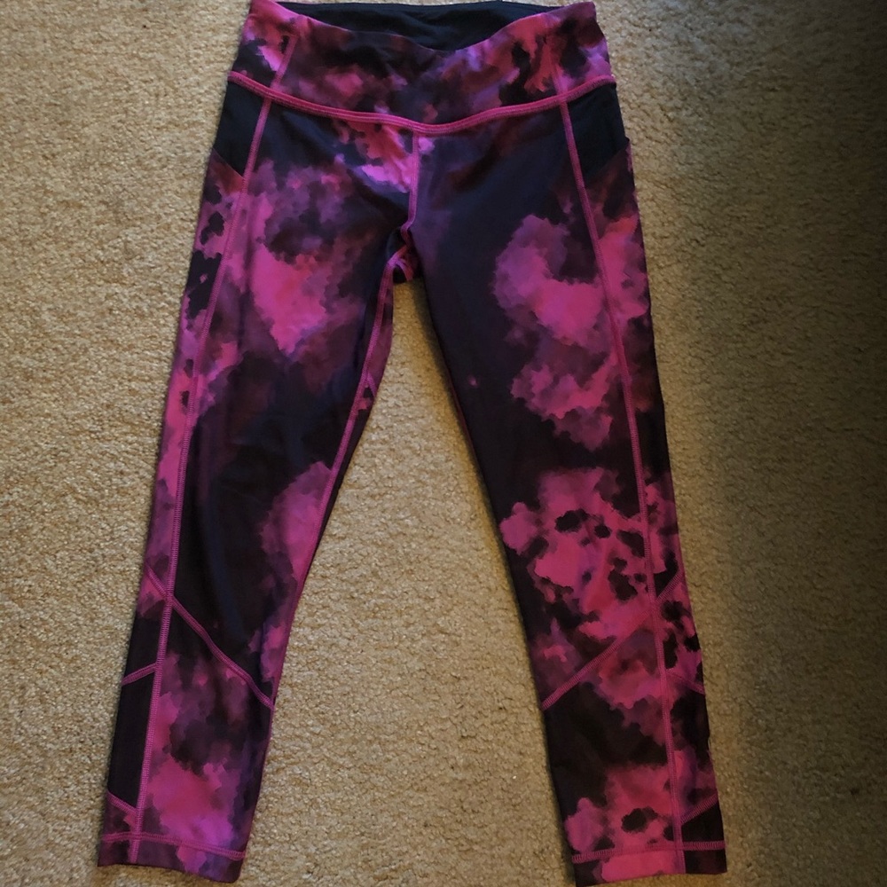 Low Rise Cropped Leggings